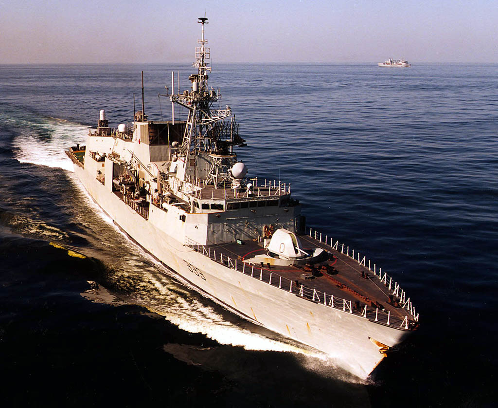 HMCS TORONTO at dawn.  On patrol in the Gulf of Oman as part of Canada's commitment to the Campaign Against Terror during OP APOLLO.

EXCELLENCE WITH VIGOUR