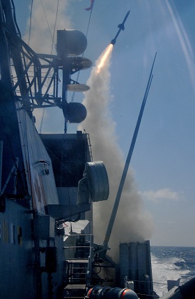 A Sea Sparrow is launched from HMCS Ottawa during a live fire Surface to Air missile exercise involving a hostile air target, a Vindicator drone, during Exercise TRIDENT FURY 2007 off the west coast of Vancouver Island. 

