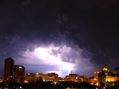 Cool pic of Saskatoon posted by Donny_Brasco in the forum. I thought it would be good in the city gallery, too.