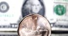 Central bank won't clip dollar's wings