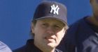 Yankees to sign comedian Crystal