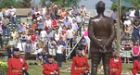 Harper applauds tribute to four fallen Mounties