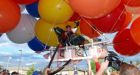 Oregon man flies 320 km using balloons