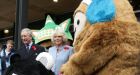 Royal couple meets 2010 Olympic mascots