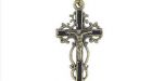 Crucifix lands U.K. nurse in hot water