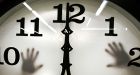 Canadians to set clocks back this weekend